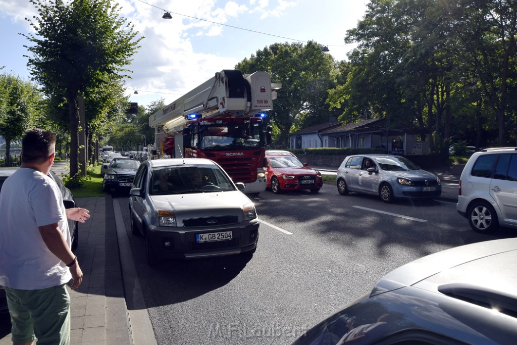 Koelner Seilbahn Gondel blieb haengen Koeln Linksrheinisch P389.JPG - Miklos Laubert